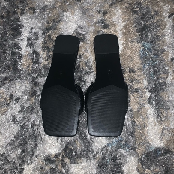 Slippers - Picture 3 of 3